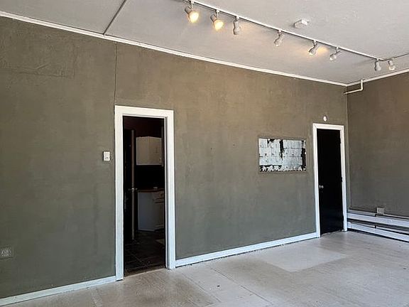 4th image of 103 Ruxton Ave #1