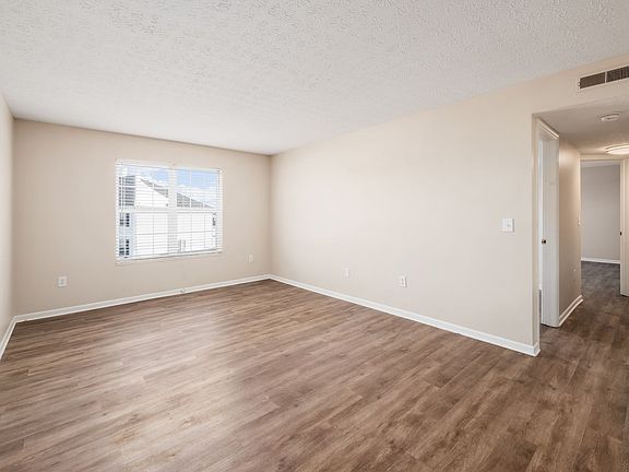 5th image of 779 Milcrest Dr