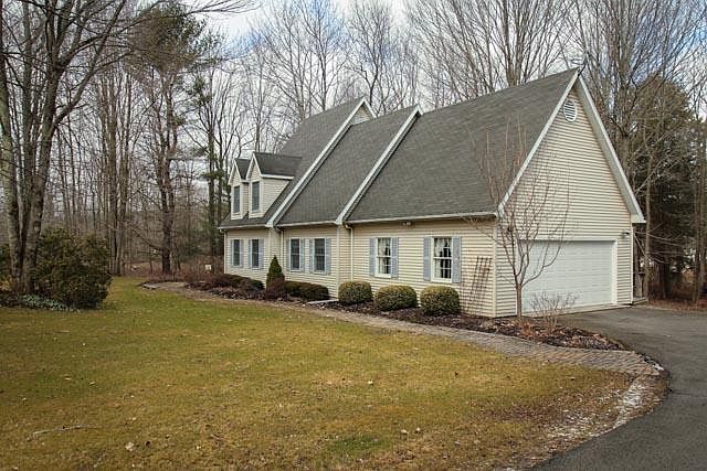 1st image of 126 Hills Creek Dr