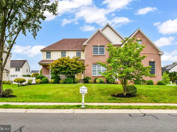 12 Fieldcrest Dr, Columbus, NJ 08022
