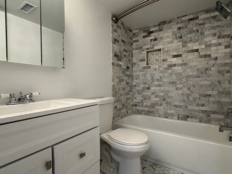 4548 Rosemarie Dr — Photo 15