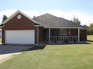 1516 E Lily Ln, Mustang, OK 73064