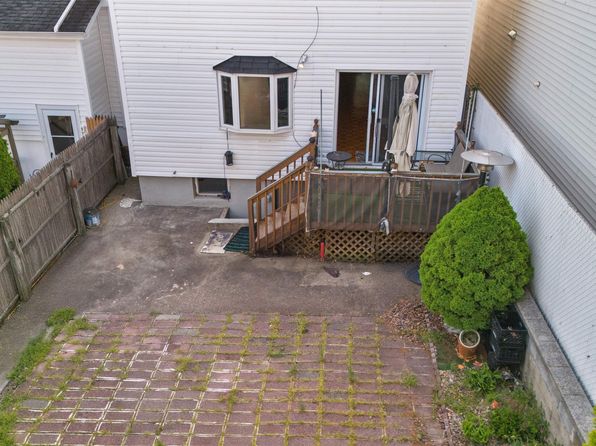 232 Centre Ave, Secaucus, NJ 07094