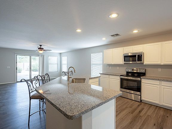 3rd image of 3772 S Tower Ave