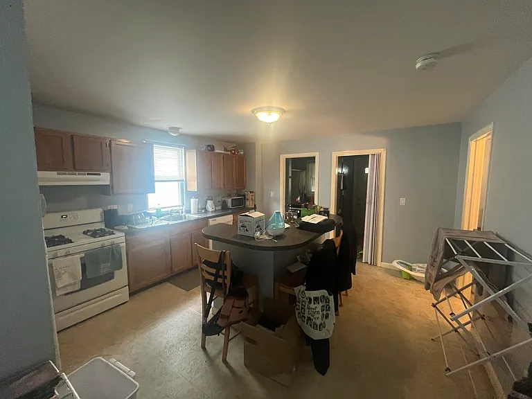 26A Lake St #1 — Photo 3