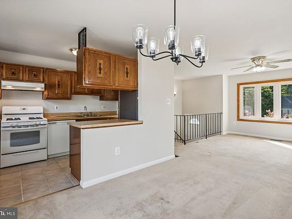 5th image of 5654 Smallwood Ct