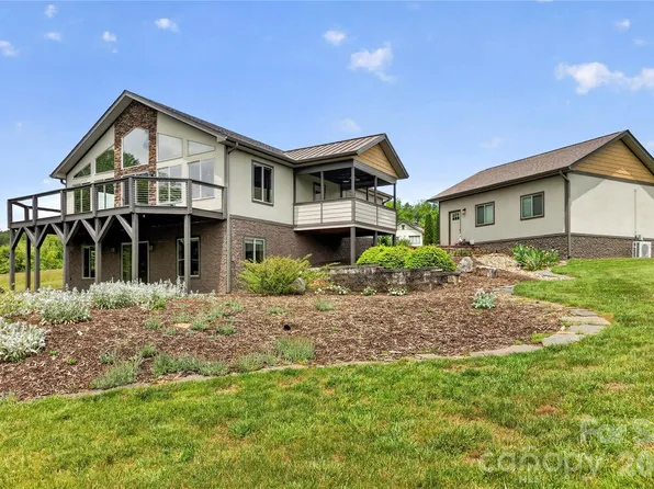 141 Round Top Cir, Mills River, NC 28759