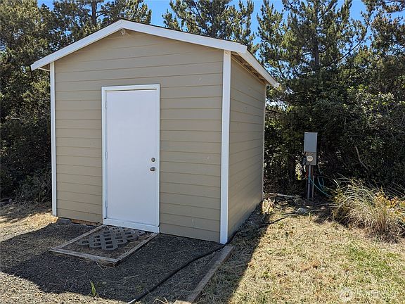 4th image of 773 S Sand Dune Avenue SW