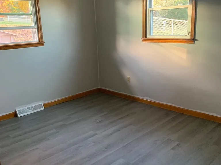 165 Greyland Dr — Photo 8