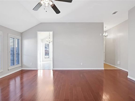 4th image of 1305 Brookgrove Ct
