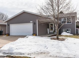 2118 52nd St NW, Rochester, MN 55901