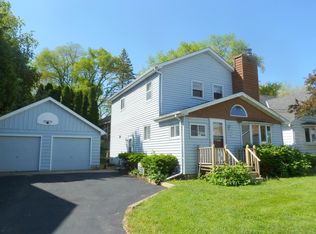 N27W27147 Woodland Dr, Pewaukee, WI 53072