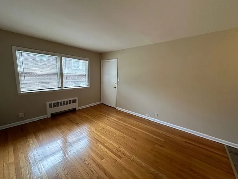 Cozy 1BR in Riverwest $925 Heat Included | Hardwood Floors | Storage + Laundry — Photo 12