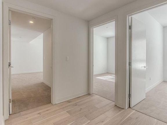 Bedroom layout *Model unit- units may vary slightly*