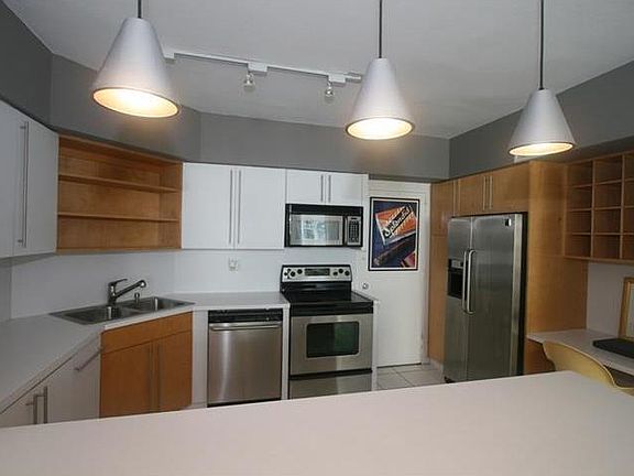 4th image of 1408 Brickell Bay Dr APT 914