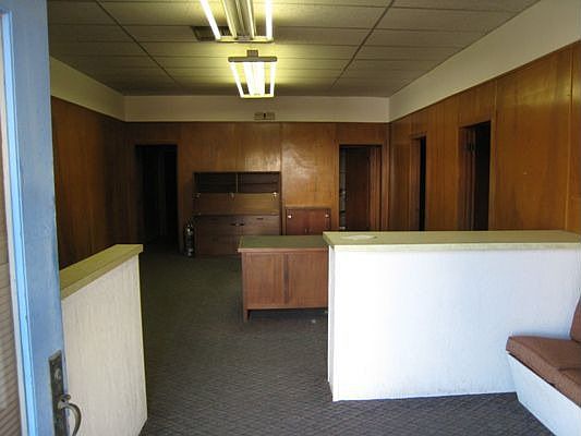 315 1/2 Center Reception area
