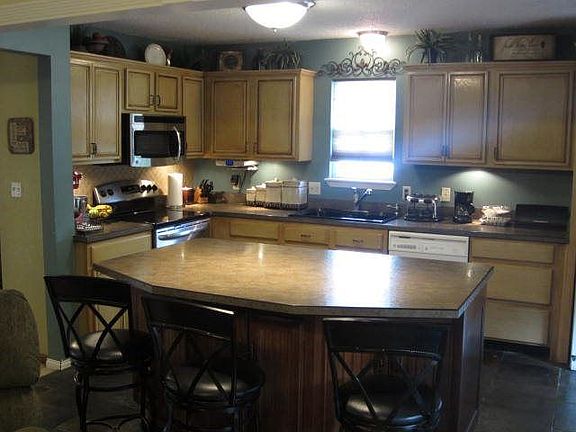 2nd image of 4010 Randall Dr