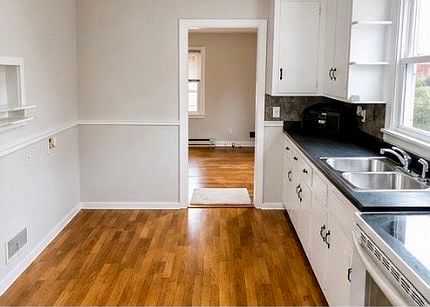 4th image of 1724 Catalina Dr