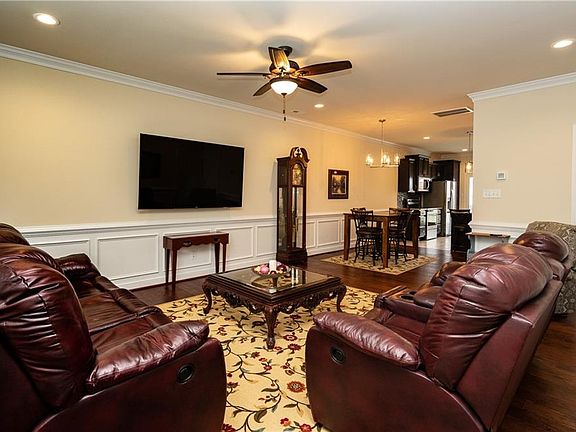 5th image of 7392 Pebble Lake Dr