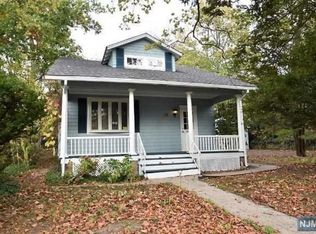 33 E Hudson Ave, Englewood, NJ 07631
