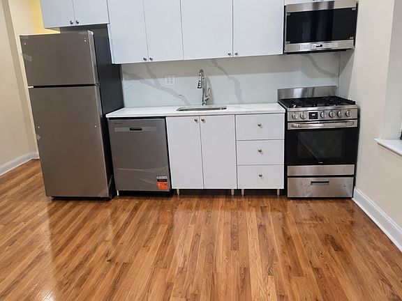 3rd image of 13209 Maple Ave #23D