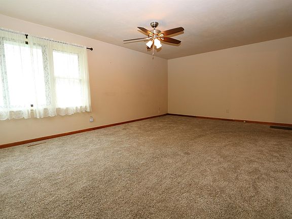 2nd image of 2621 Riverview Pl