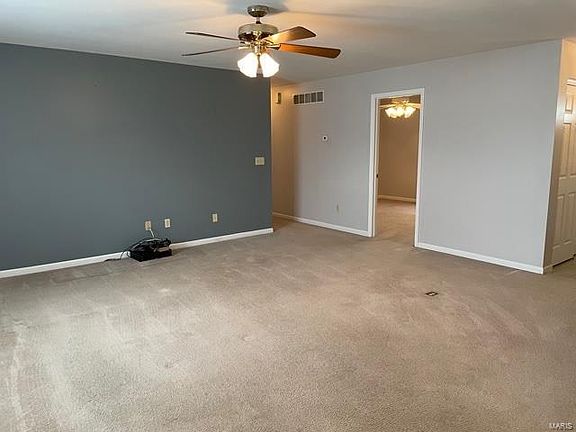 2nd image of 306 Lyons Dr