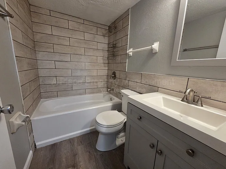 Roseland Terrace Apartments — Photo 5