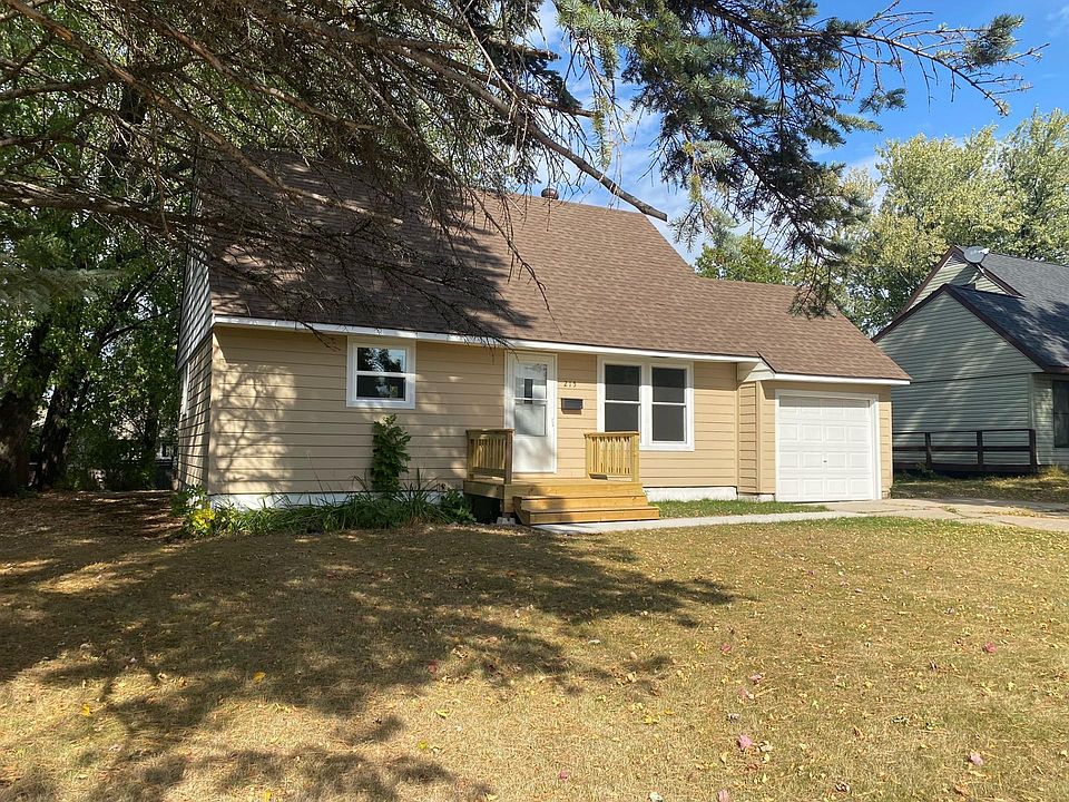 1st image of 215 Hampshire Dr