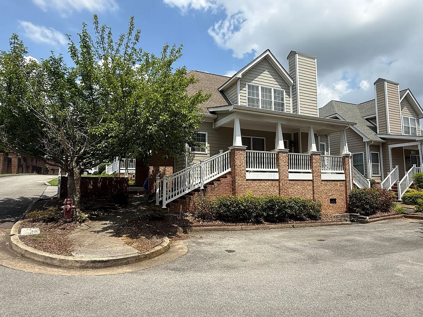 Beautiful Condo located in North Johnson City! — Photo 1