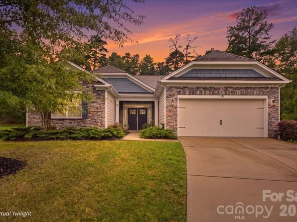 1221 Acosta Ct, Lake Wylie, SC 29710