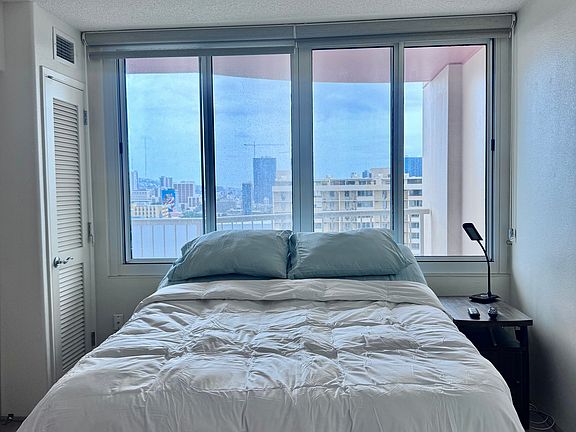5th image of 801 S King St APT 1810