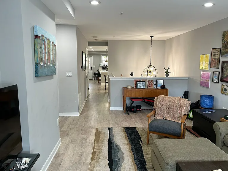 1932 3rd St NE #102 — Photo 4