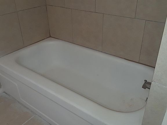 5th image of 415 N Manila Ave
