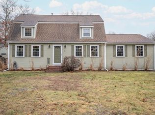 11 Quaker Rd, Carver, MA 02330
