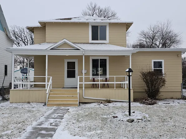 915 S Lloyd St, Aberdeen, SD 57401