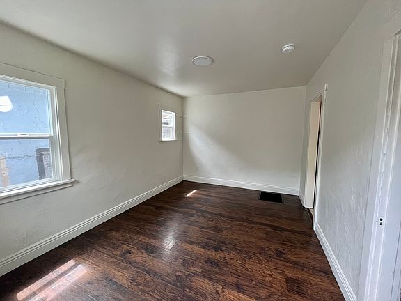 2nd image of 3123 Courtland Ave
