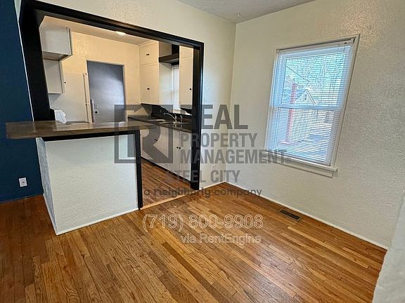 4th image of 812 Jackson St