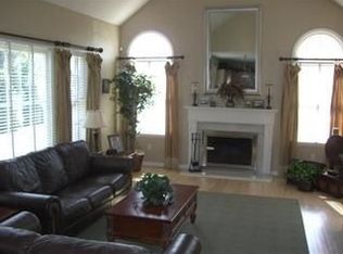 28 Oak Ln, Wayne, NJ 07470