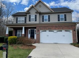 2710 Chestnut Ridge Dr, Winston Salem, NC 27103