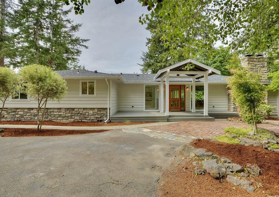 1st image of 16 Madrona Dr NW