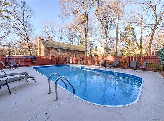 5th image of 7009 Foxworth Dr
