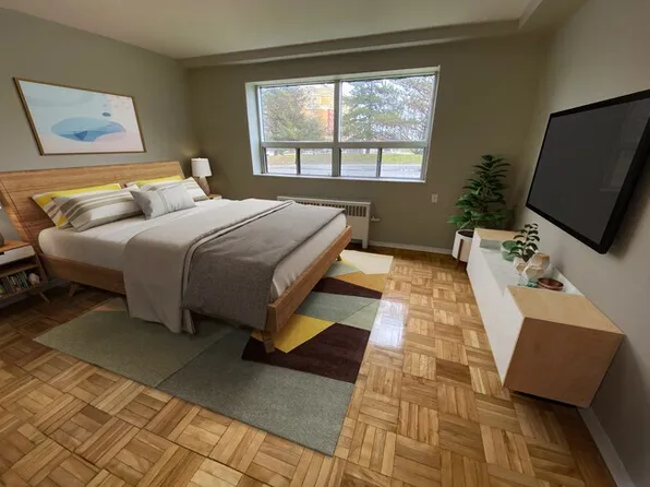 1710 Main St W, Hamilton, ON L8S 1G6