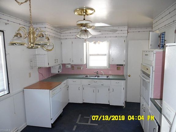 3rd image of 119 Van Buren Ave