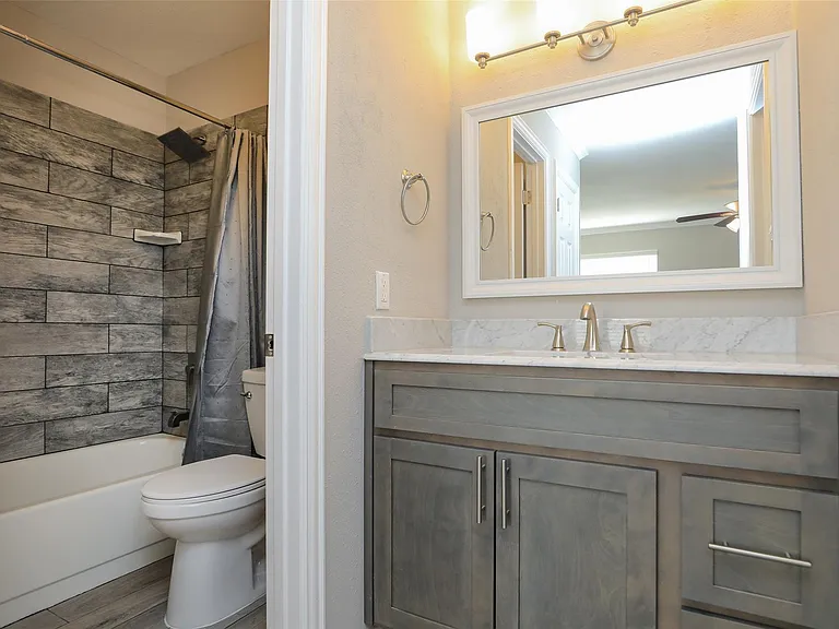 1201 McDuffie St #211 — Photo 22