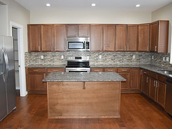 5th image of 17711 115th St E