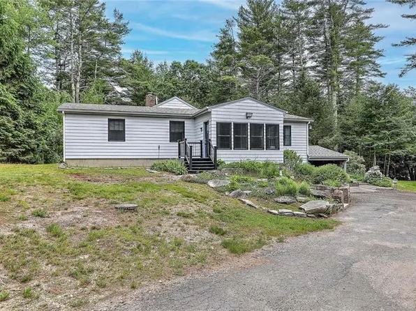 89 Skunk Hill Rd, Hope Valley, RI 02832