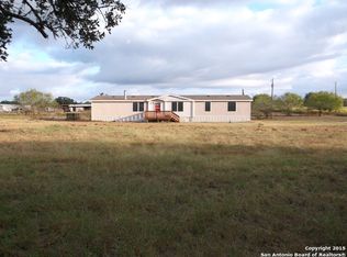 2735 County Road 7711, Devine, TX 78016