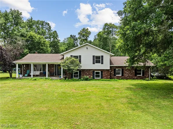 47611 Deerfield Dr, Saint Clairsville, OH 43950