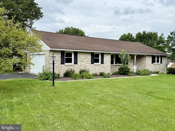 2911 Federal Dr, Gilbertsville, PA 19525